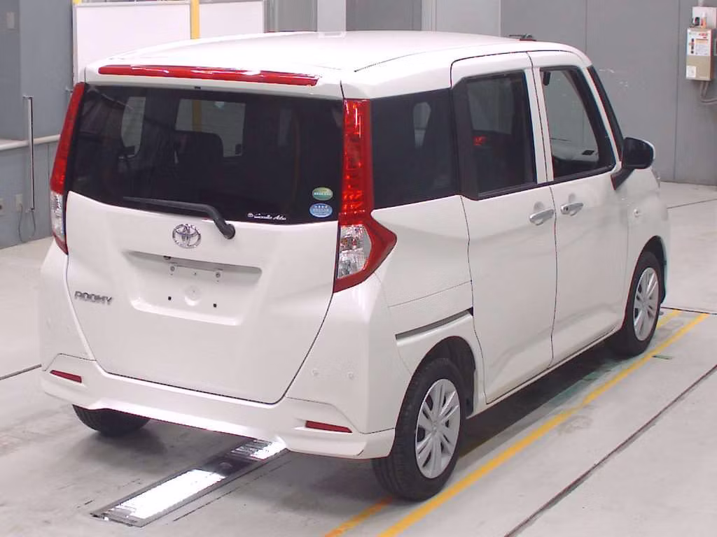 TOYOTA ROOMY