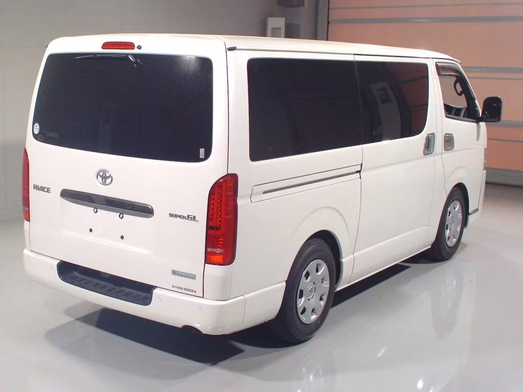 TOYOTA REGIUS ACE