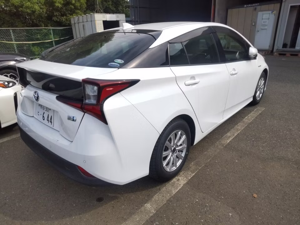 TOYOTA PRIUS