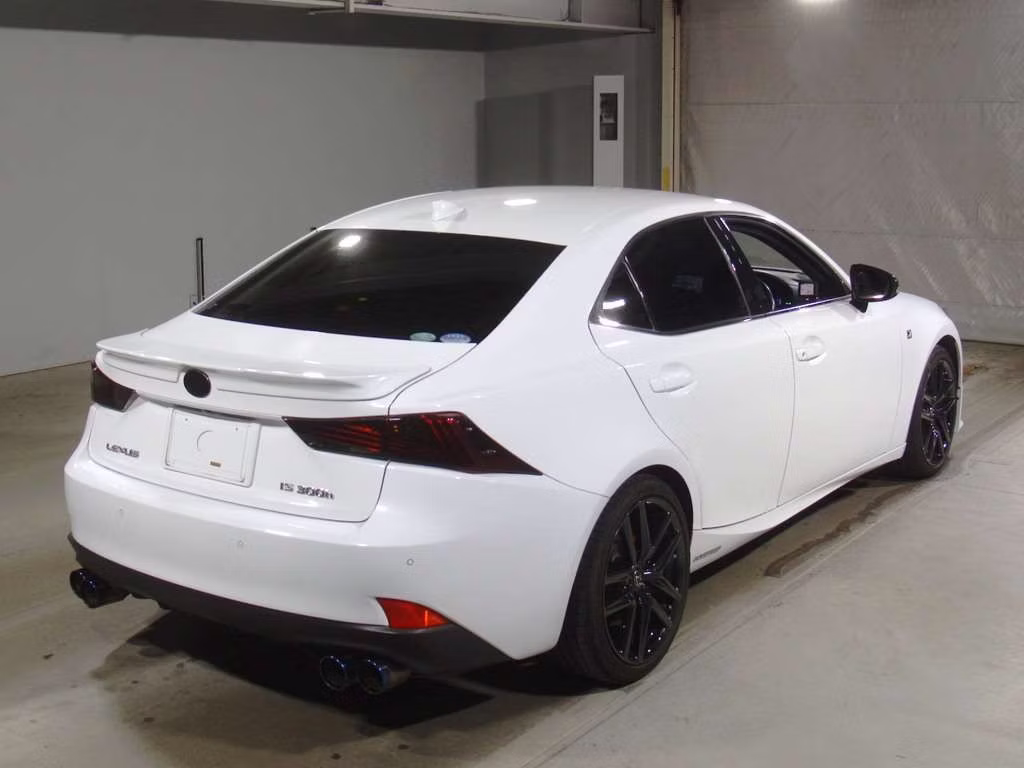LEXUS IS300H