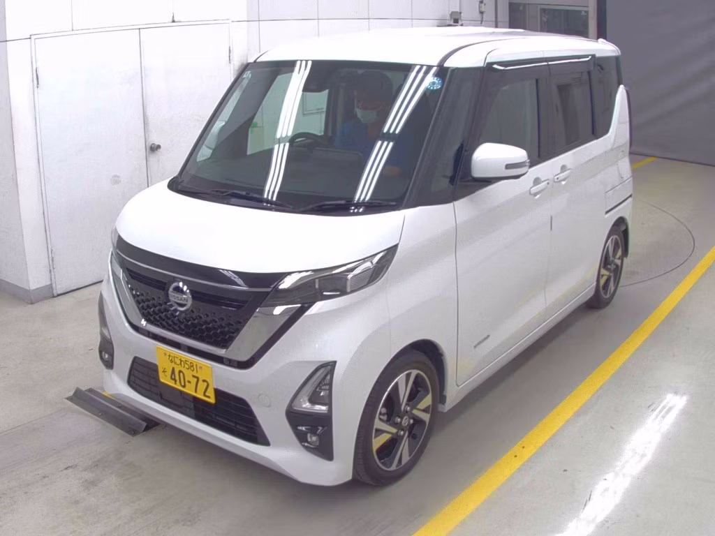 NISSAN ROOX