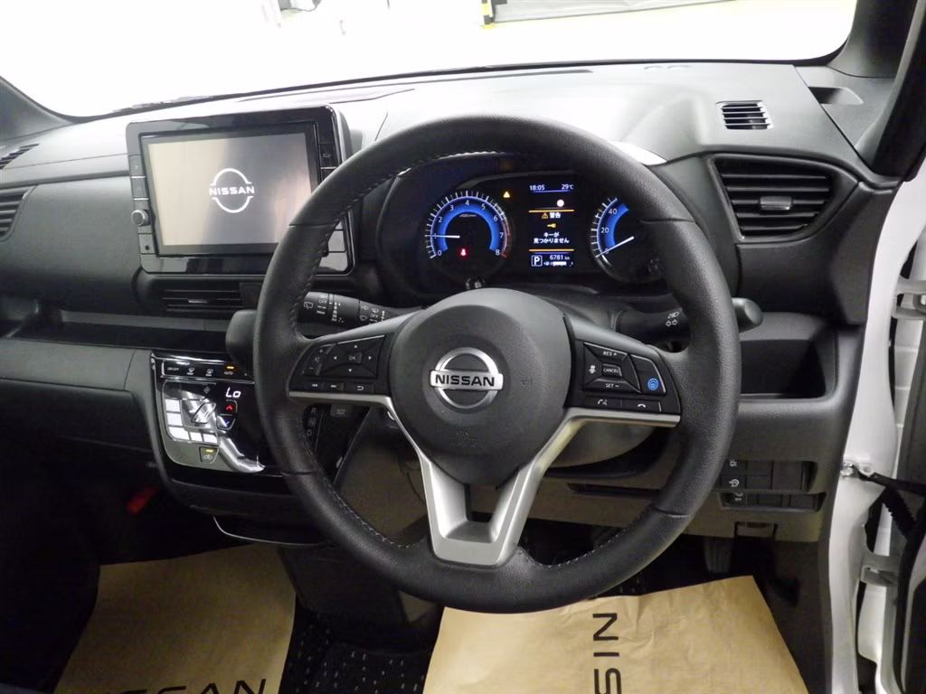 NISSAN ROOX