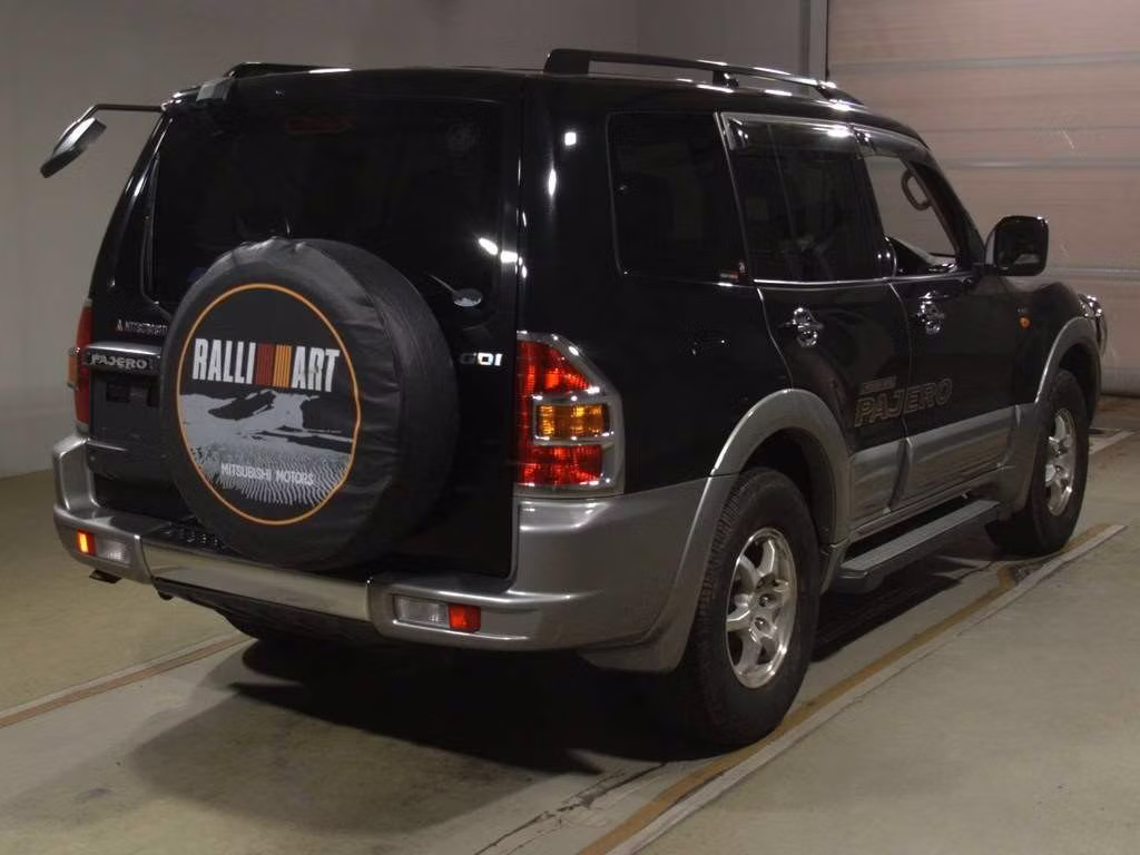 MITSUBISHI PAJERO