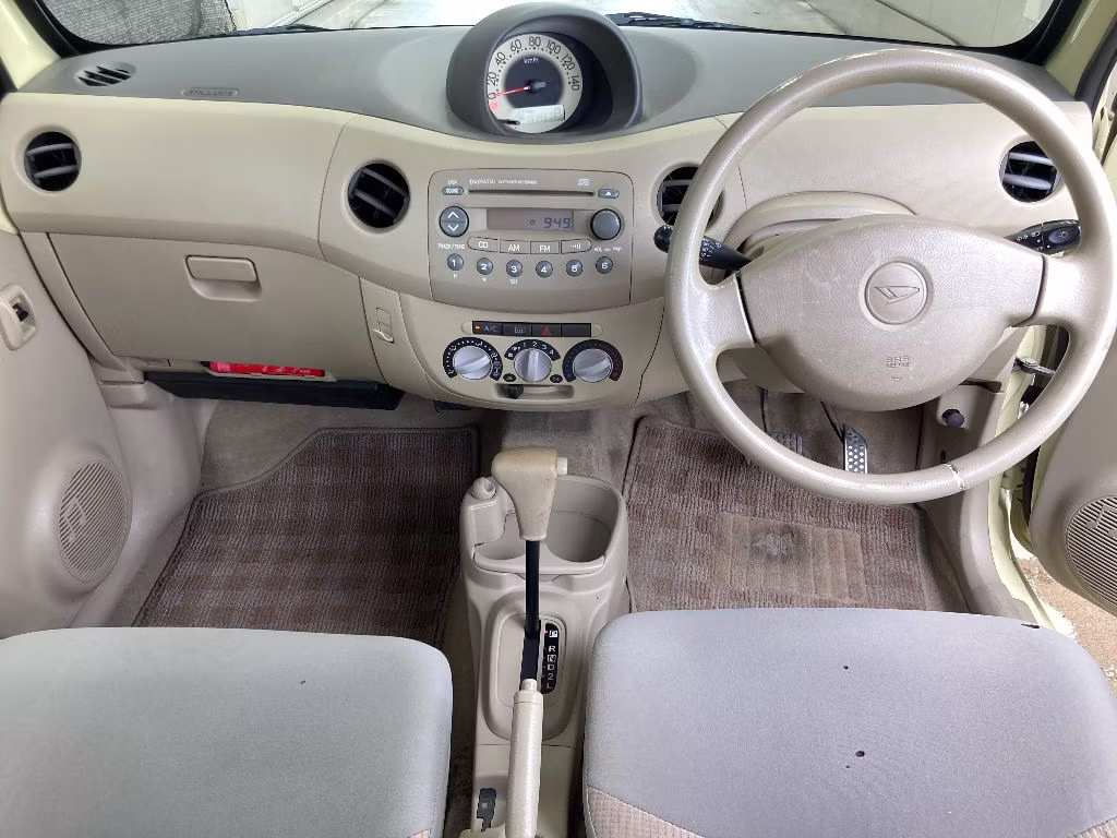 DAIHATSU ESSE