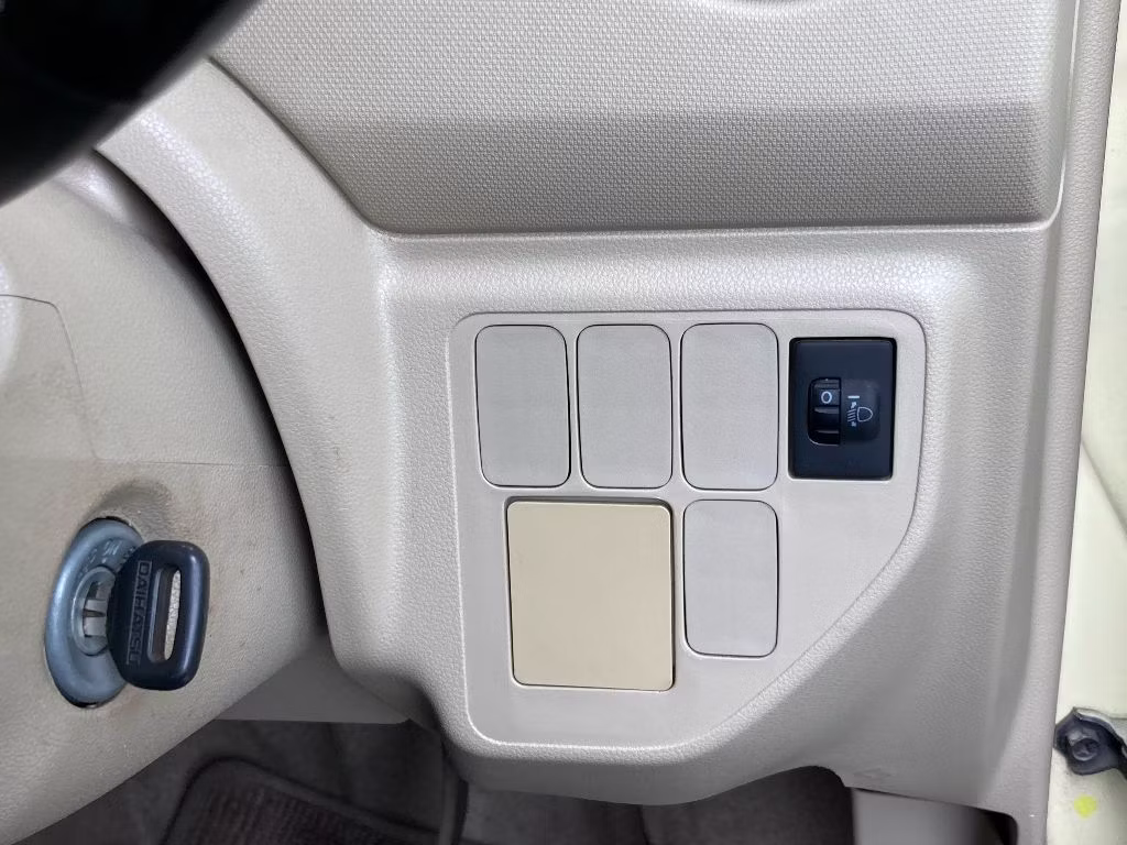 DAIHATSU ESSE