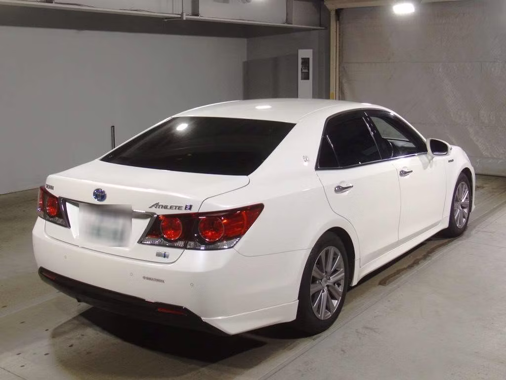 TOYOTA CROWN