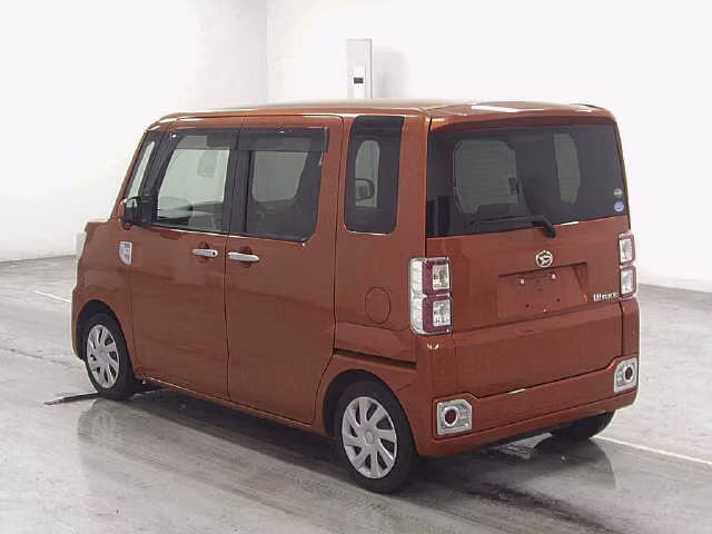 DAIHATSU WAKE