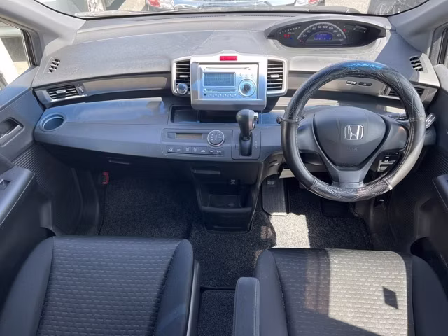 HONDA FREED SPIKE