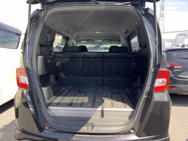HONDA FREED SPIKE