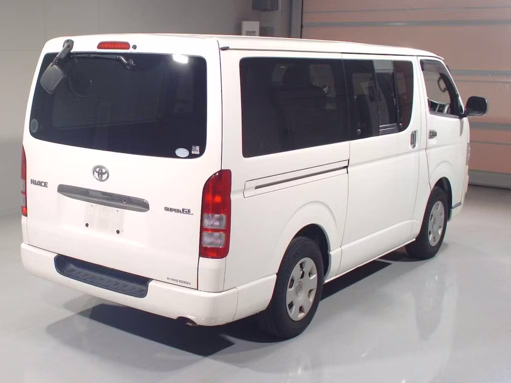 TOYOTA REGIUS ACE