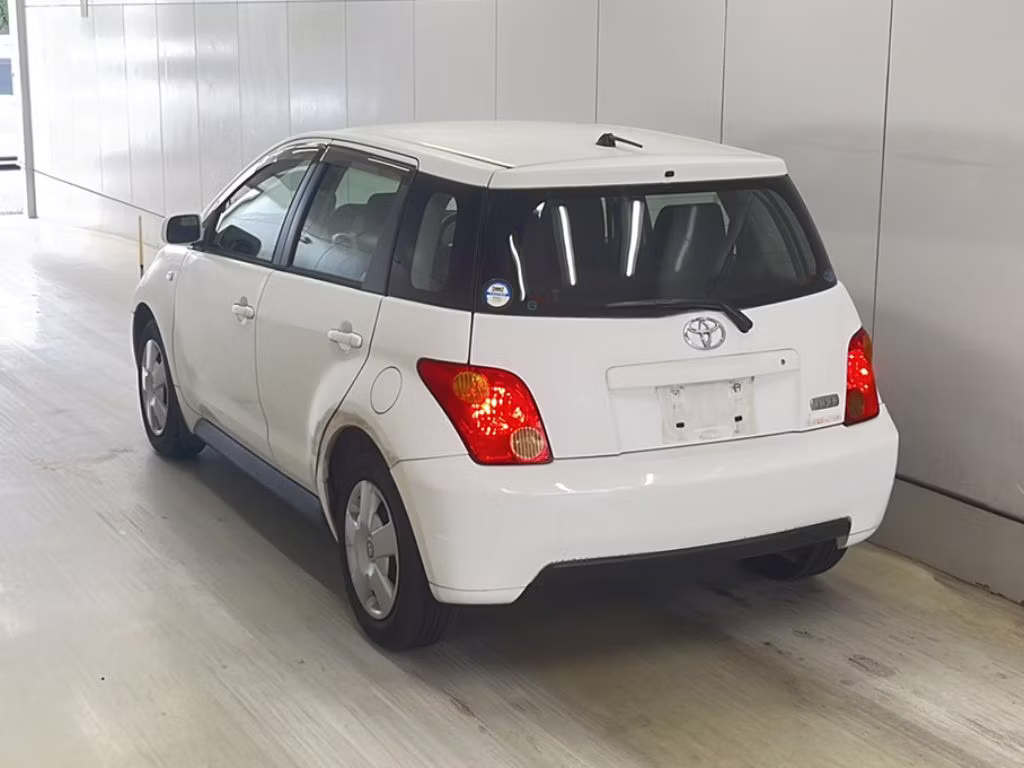 TOYOTA IST