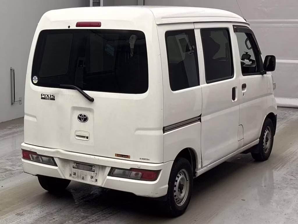 TOYOTA PIXIS VAN