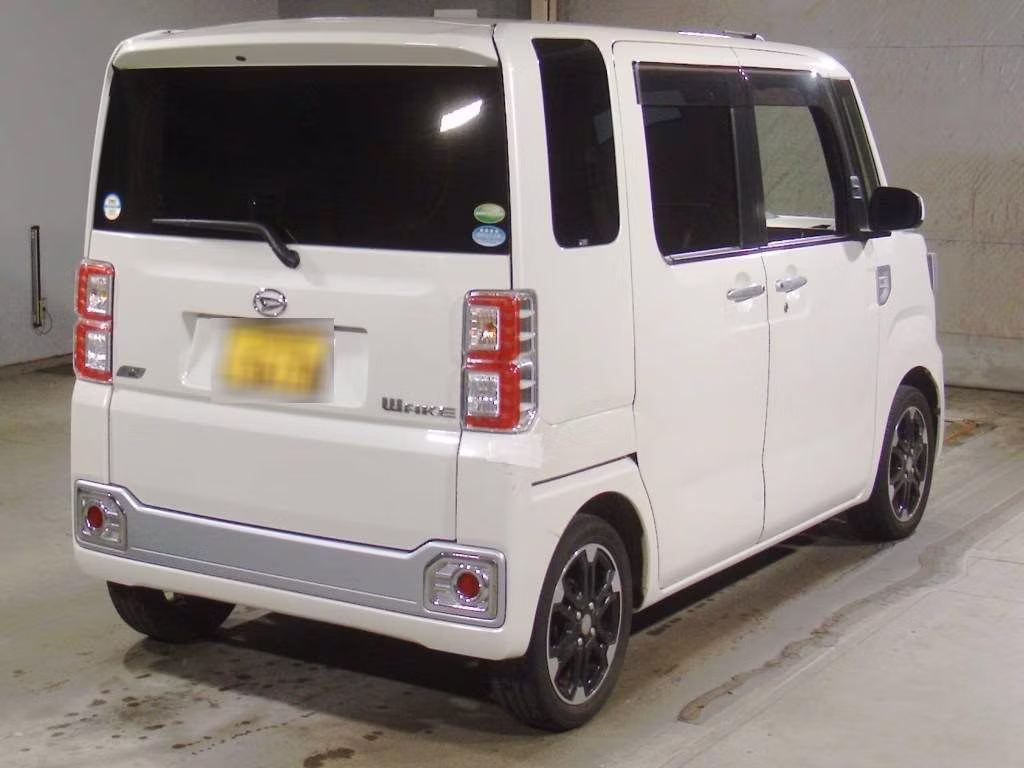 DAIHATSU WAKE
