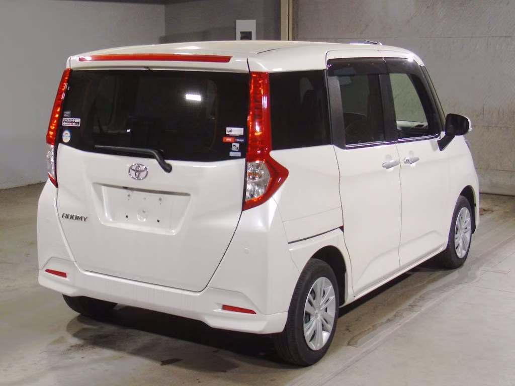TOYOTA ROOMY