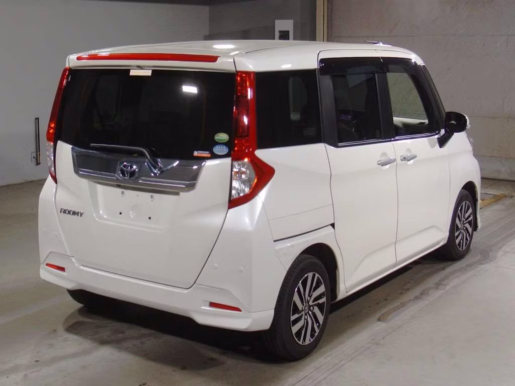 TOYOTA ROOMY