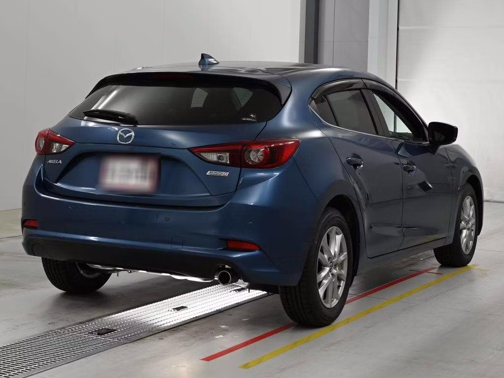 MAZDA AXELA