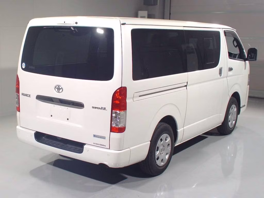 TOYOTA REGIUS ACE