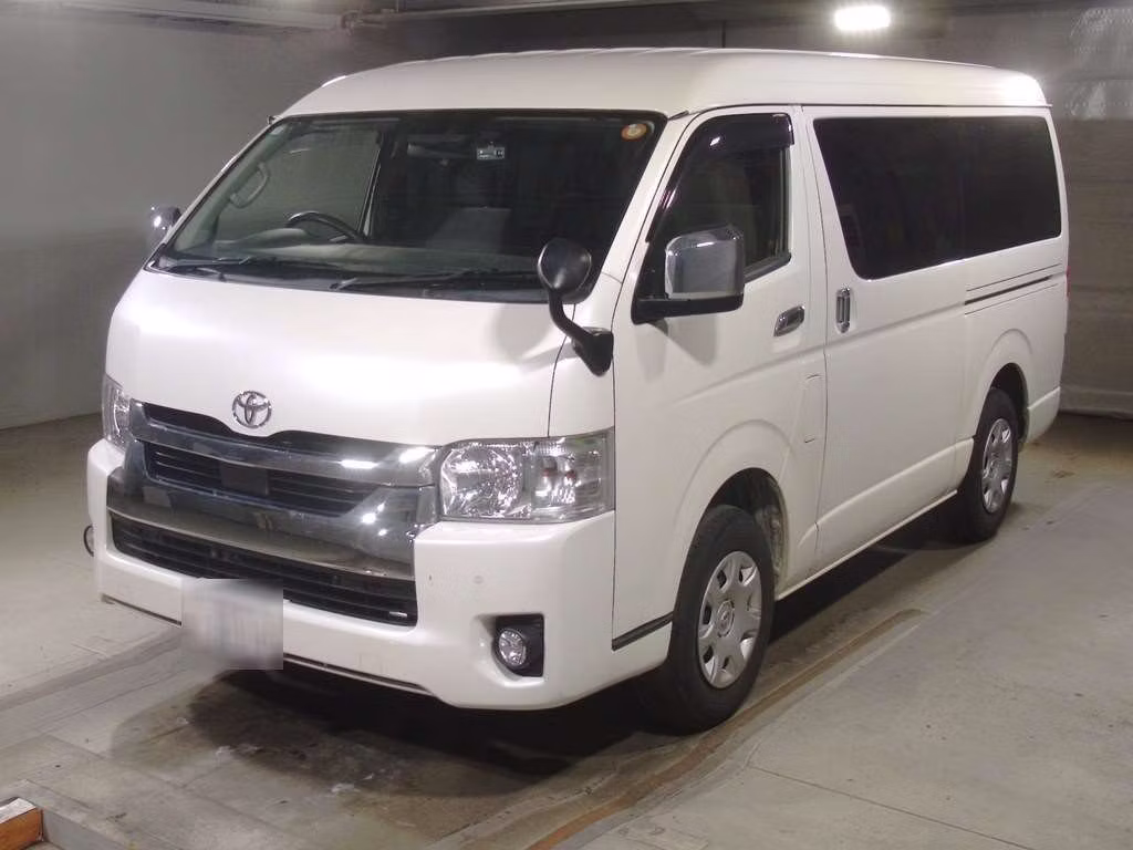 TOYOTA HIACE