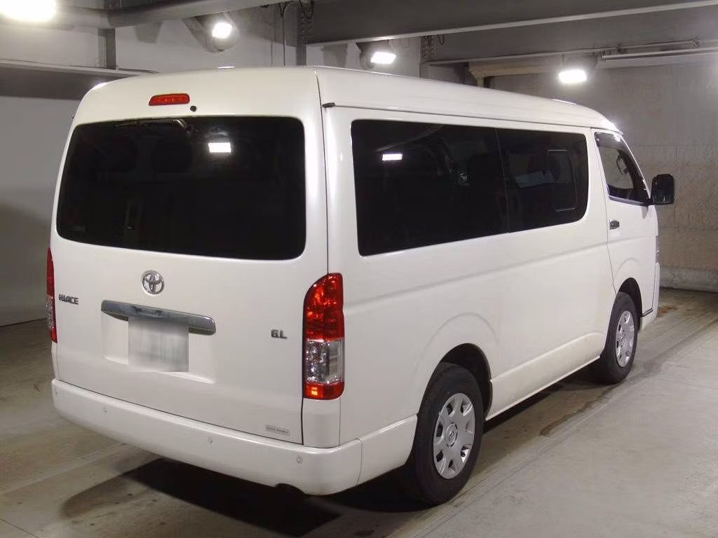 TOYOTA HIACE