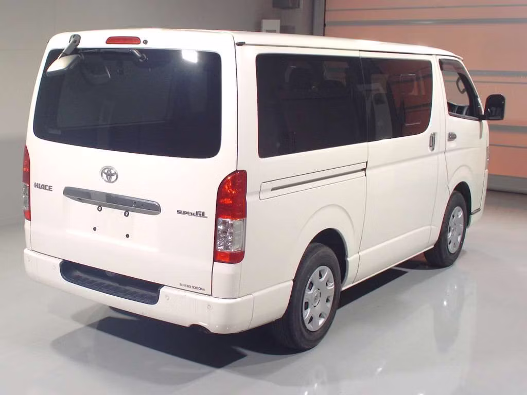 TOYOTA REGIUS ACE
