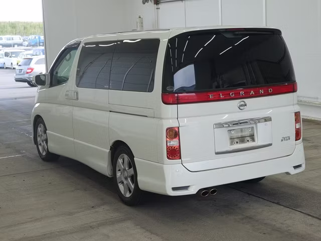 NISSAN ELGRAND