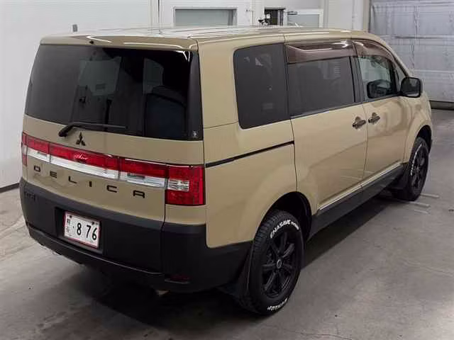 MITSUBISHI DELICA D:5