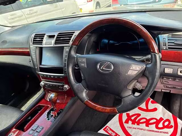 LEXUS LS600H