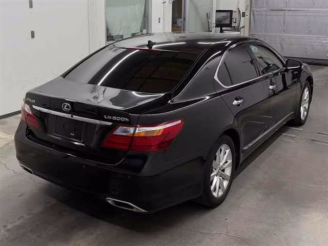 LEXUS LS600H