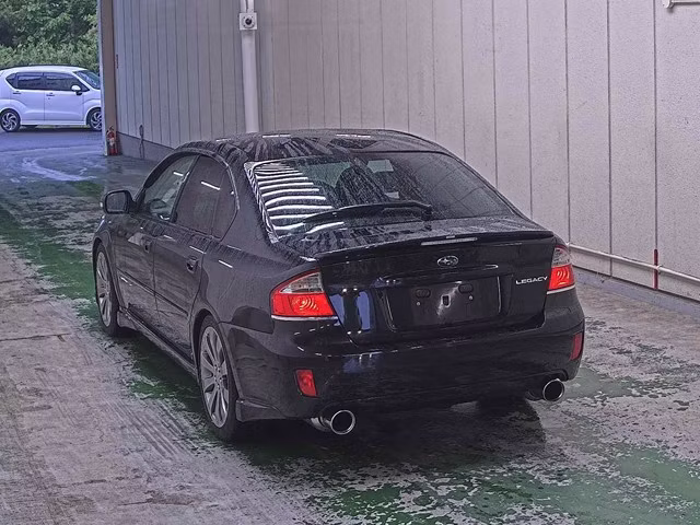SUBARU LEGACY B4