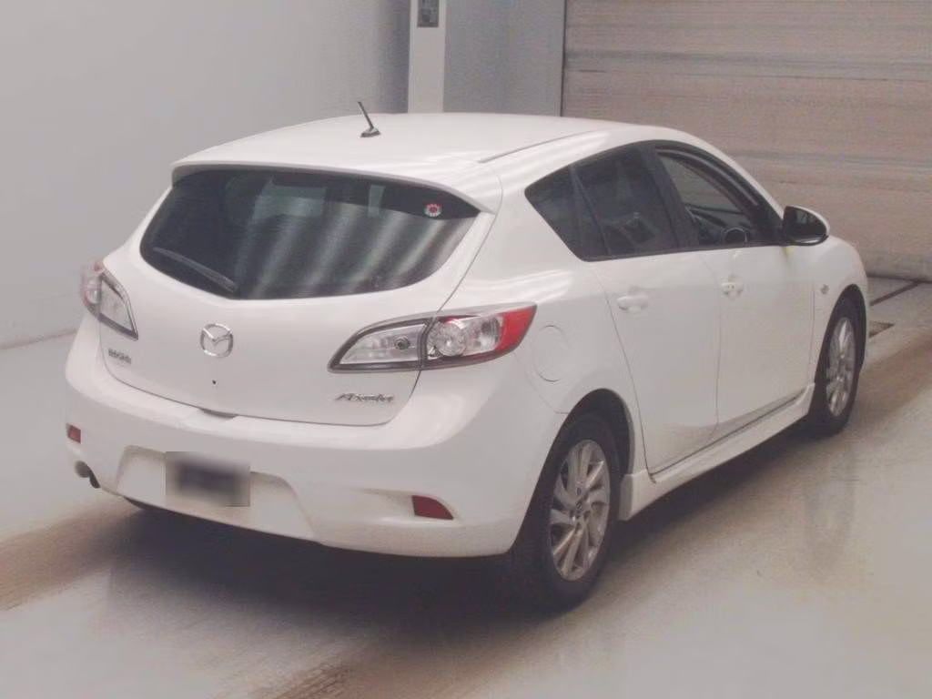 MAZDA AXELA