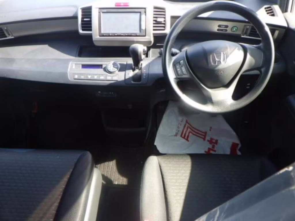 HONDA FREED SPIKE
