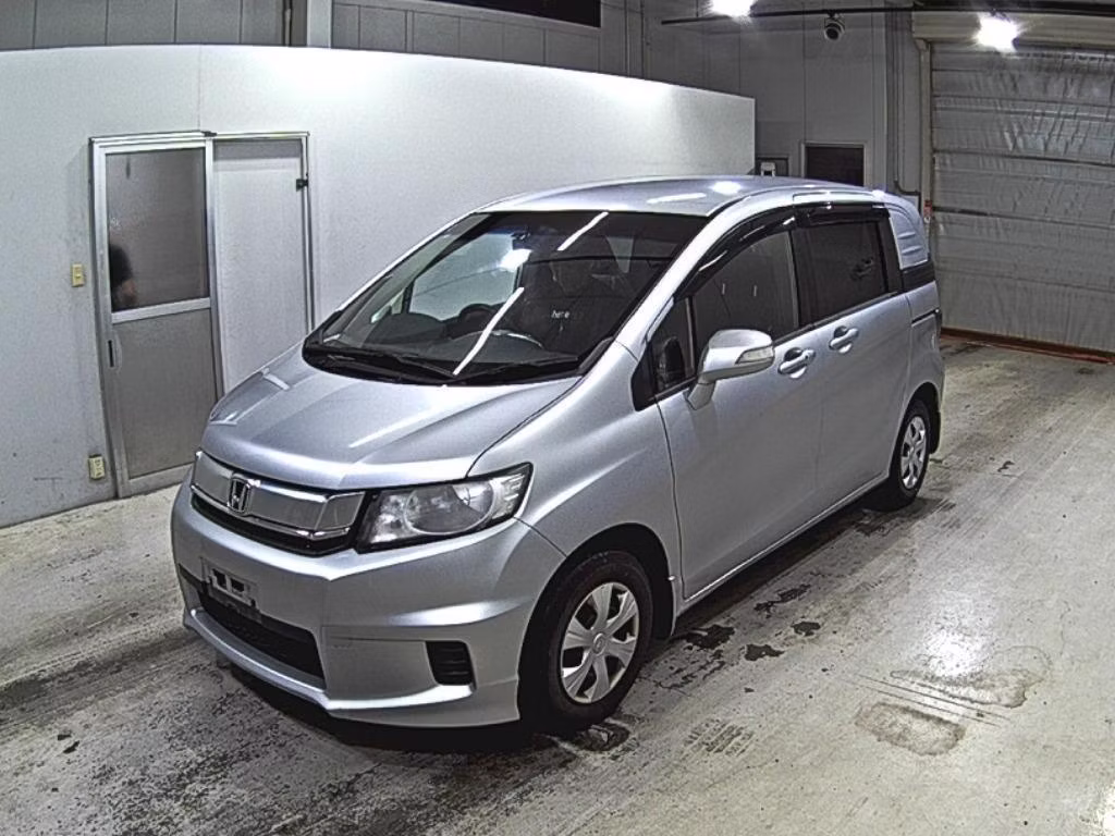 HONDA FREED SPIKE