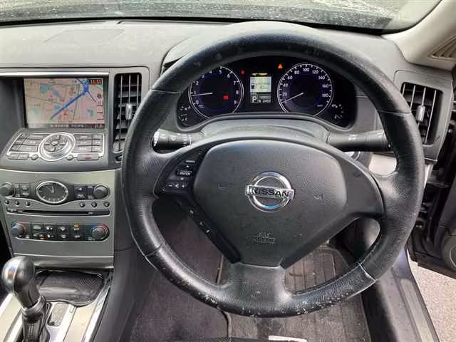 NISSAN SKYLINE