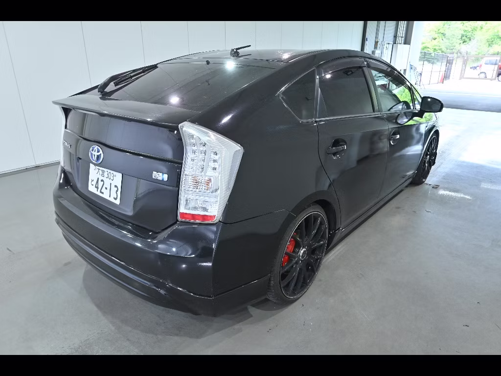 TOYOTA PRIUS