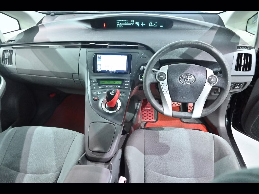 TOYOTA PRIUS