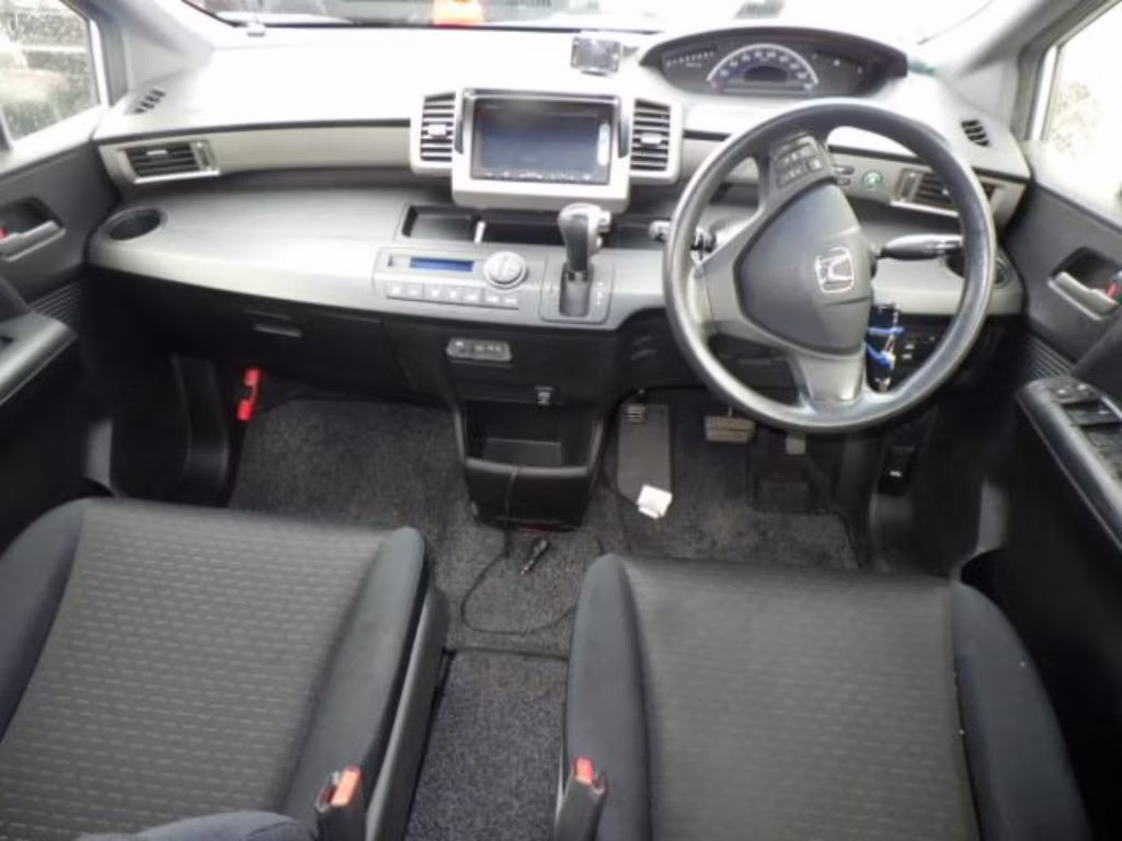 HONDA FREED SPIKE