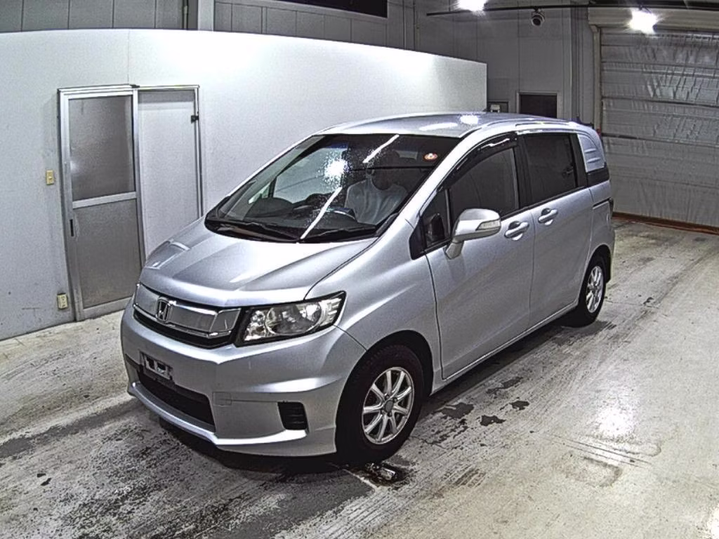HONDA FREED SPIKE