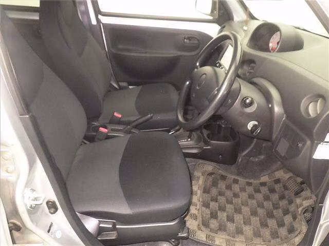 DAIHATSU ESSE