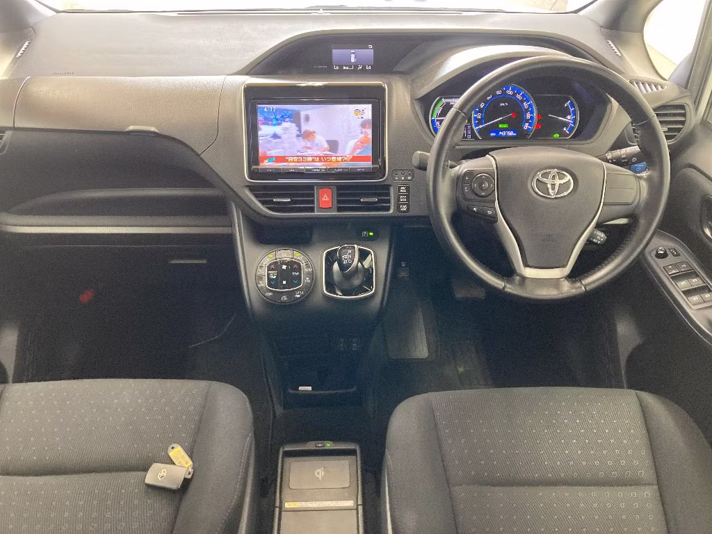 TOYOTA VOXY
