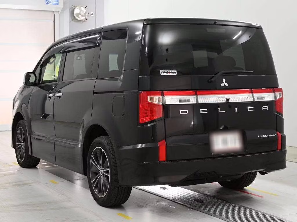 MITSUBISHI DELICA D:5
