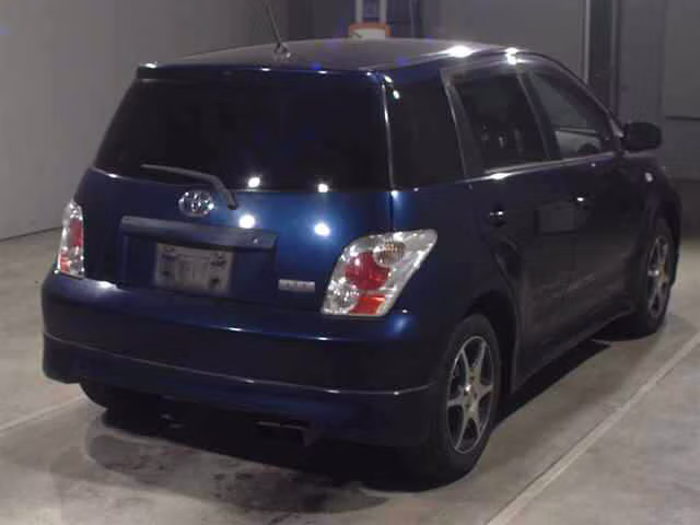 TOYOTA IST