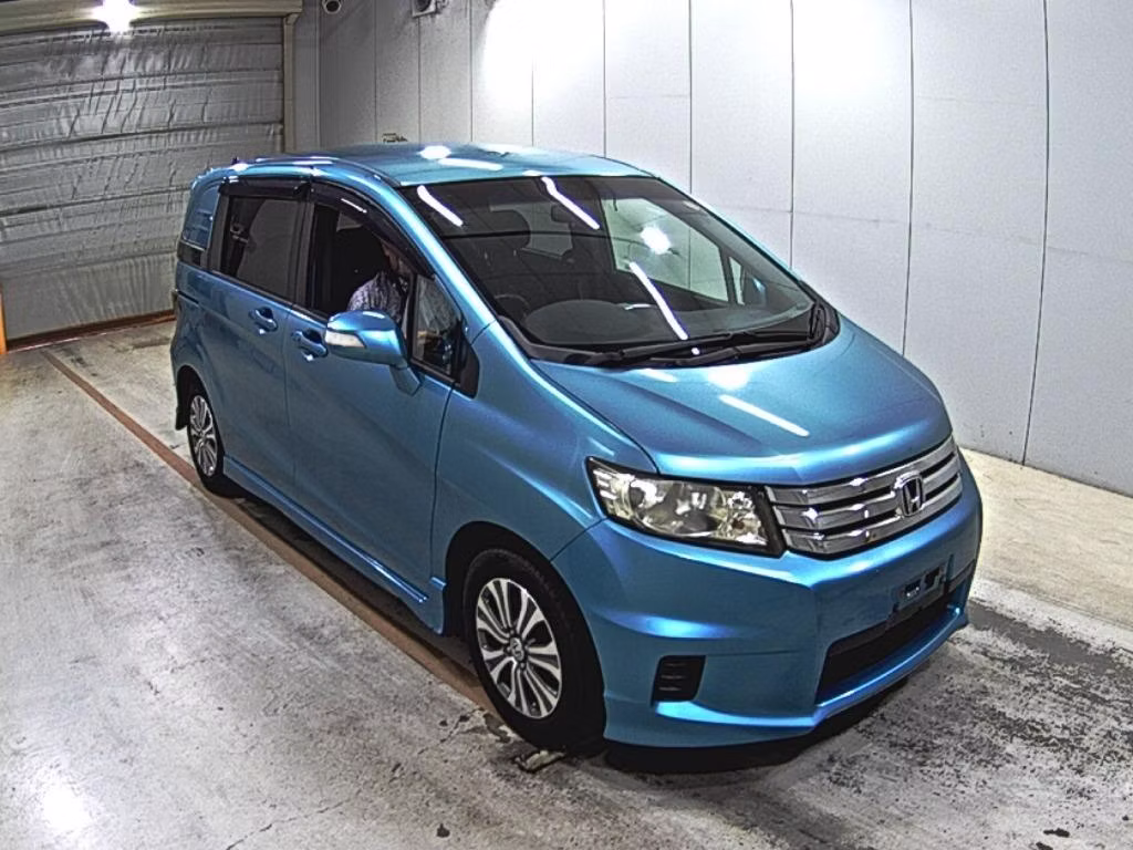 HONDA FREED SPIKE