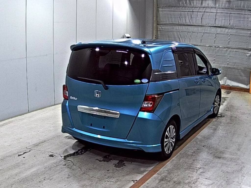 HONDA FREED SPIKE
