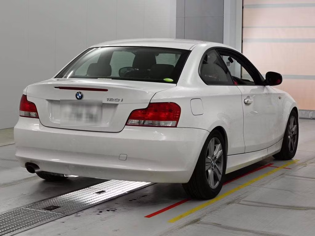 BMW 1-SERIES