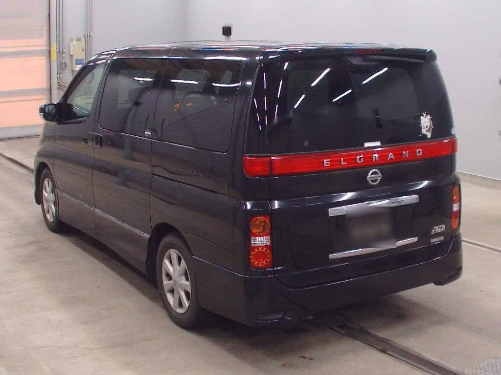 NISSAN ELGRAND
