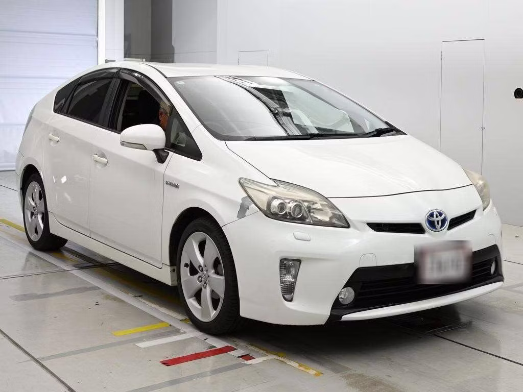 TOYOTA PRIUS