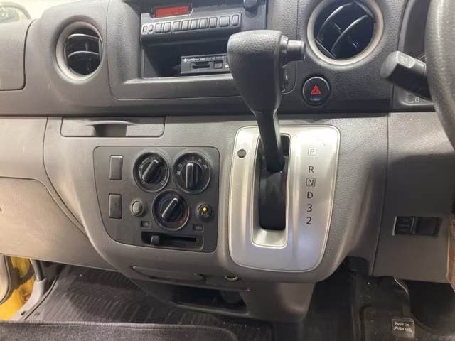 NISSAN NV350 CARAVAN