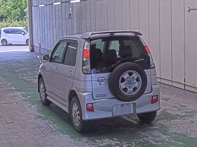 DAIHATSU TERIOS KID