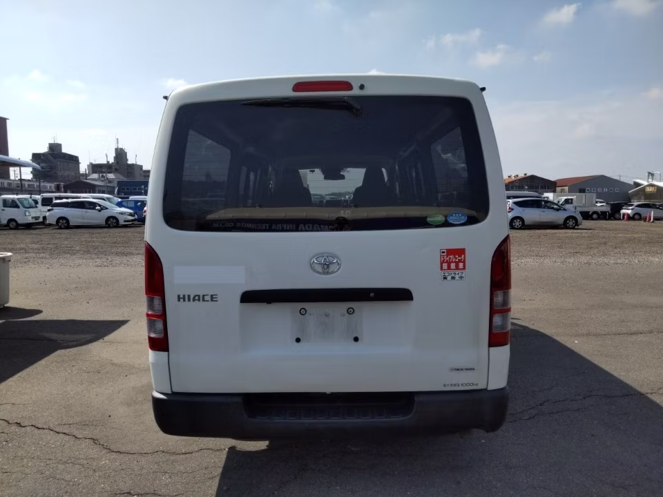 TOYOTA REGIUS ACE