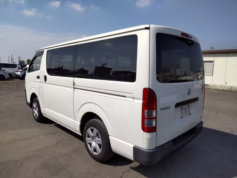 TOYOTA REGIUS ACE